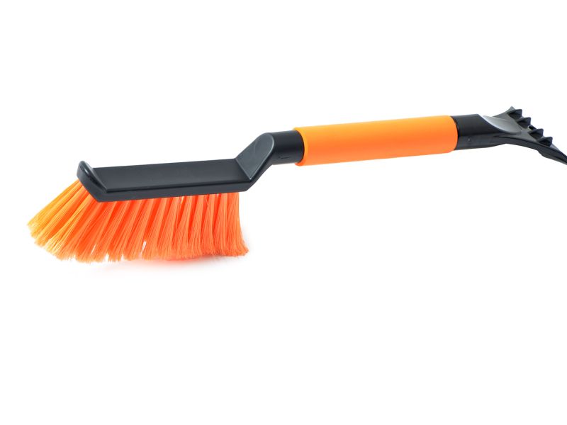 Škrabka se smetáčkem